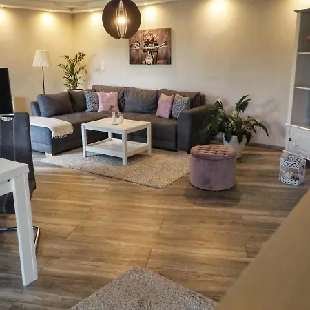 Dorfidylle - Thueringer Wald Rennsteig Friedrichroda