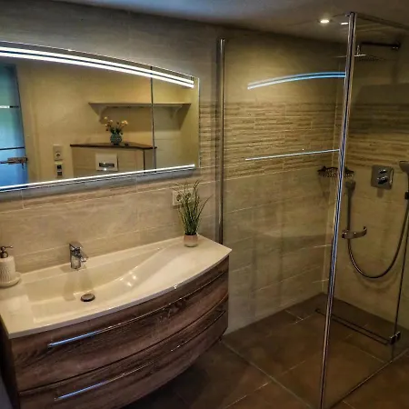 Dorfidylle - Thueringer Wald Rennsteig Friedrichroda